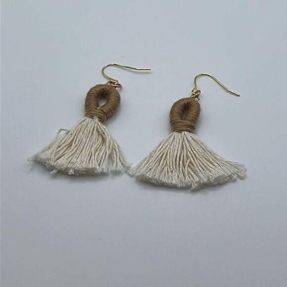 2.5” Gold Tone Large Cream Taupe Looped Tassel Bohemian Earrings - Picture 8 of 8